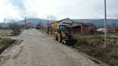 İnönü'de yol tamiri ve temizlik çalışmaları sokak sokak devam ediyor