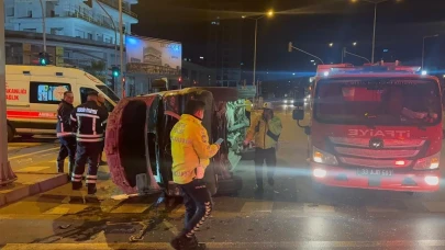 Mersin'de hasta taşıyan ambulansla otomobil çarpıştı, 4 kişi yaralandı