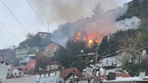 Bursa'daki ev yangınında kaybolan yaşlı adamın cansız bedeni bulundu