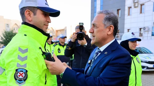 Bingöl'de trafik ekiplerine yüz tanıma özellikli 90 yaka kamerası dağıtıldı