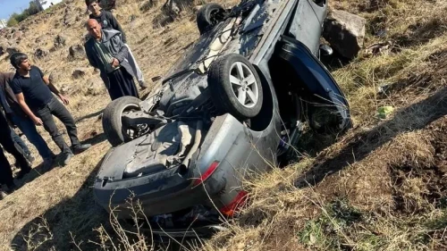 Şanlıurfa'nın Siverek ilçesinde takla atan otomobilde aynı aileden 4 kişi ağır yaralandı