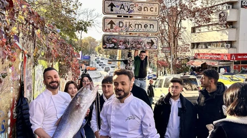 ankara'da viral olan Kızılay tabelasına balık asarak akıma son nokta konuldu