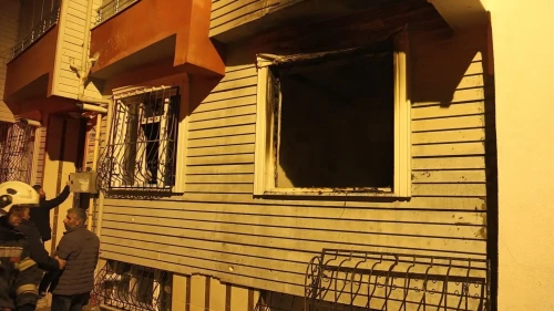 Elazığ'da 5 katlı binada çıkan yangın itfaiye ekipleri tarafından söndürüldü