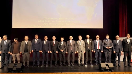 Sivas’ta aile yılı etkinlikleri kapsamında güçlü aile konulu söyleşi gerçekleştirildi