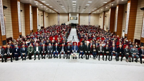 Erzincan Valisi Aydoğdu: 'Gençlerin kalbine dokunmazsak sadece bilgi yüklemiş oluruz