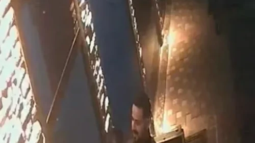 Kayseri'de esnaf boğazına şeker kaçan bebeği heimlich manevrasıyla kurtardı