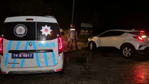 Bartın'da dur ihtarına uymayan sürücü 30 kilometre kaçtıktan sonra yakalandı