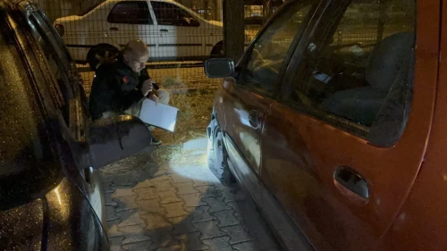 Kayseri'de aynı otoparkta bulunan 5 otomobilin lastiği bıçakla kesildi