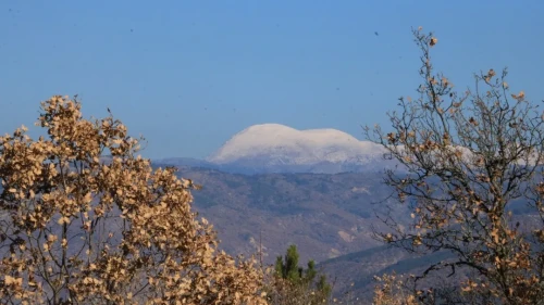 Çankırı'da sonbahar ve kış aynı karede" (Kurallara tam uygun: "Çankırı" özel isim olduğu