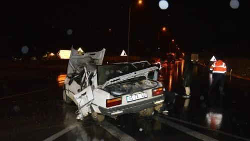 Samsun’un Havza ilçesinde otomobilin tıra çarpması sonucu 4 kişi yaralandı