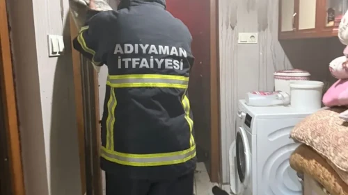 Adıyaman'da ev yangını itfaiye ekiplerince söndürüldü