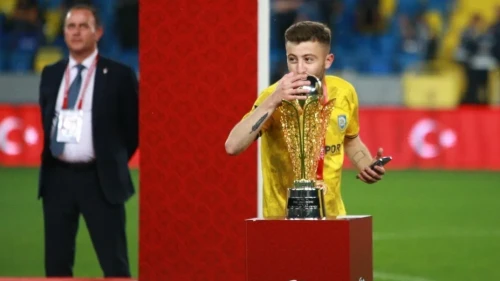 Kocaeli'de silahlı kavgada ağır yaralanan futbolcu Uğurcan Bekçi entübe edildi