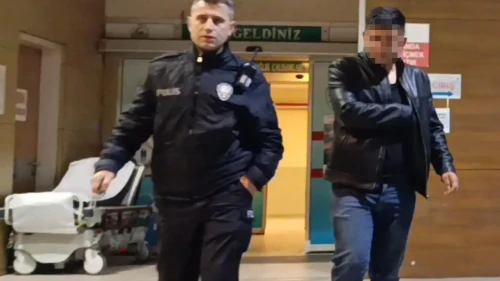 Bursa'nın İnegöl ilçesinde alkollü sürücünün kamyoneti 3 araca çarptı