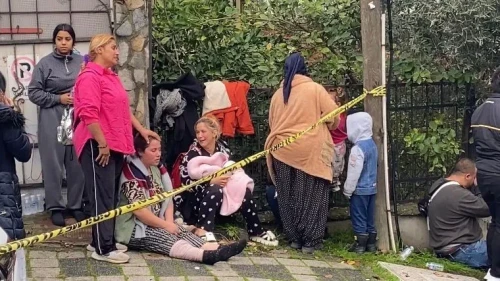 İstanbul Ataşehir'de 3 katlı binada çıkan yangın 4 kişinin kurtarılmasıyla kontrol altına alındı