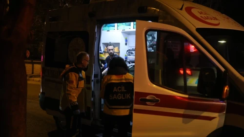 nevşehir'de ehliyetsiz ve alkollü sürücünün kullandığı otomobil ağaca çarptı, 2 yaralı