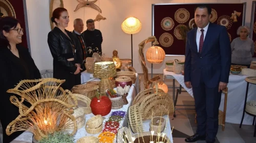 Aydın'da şehit yakınları ve gazilerin el emeği su kabağı eserleri sergilendi