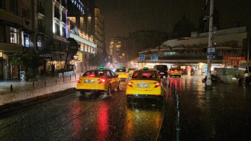 İstanbul'da sarı kodlu sağanak gece saatlerinde etkisini göstermeye başladı