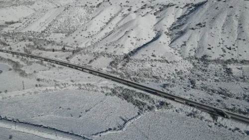 Erzincan-Erzurum karayolunda kaza nedeniyle uzun araç kuyruğu oluştu