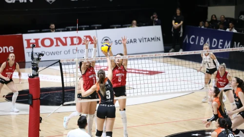 Eczacıbaşı Dynavit Beşiktaş’ı 5 set sonunda mağlup etti