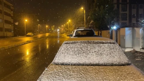 Safranbolu’nun yüksek kesimlerinde kar yağışı etkili olmaya başladı