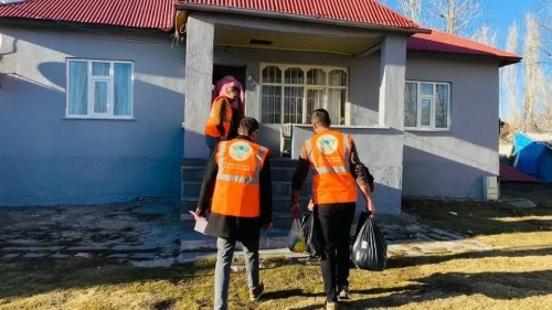 Patnos'ta ihtiyaç sahibi ailelere yardım dağıtımı gerçekleştirildi