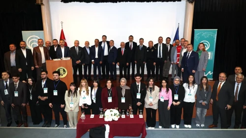 Erdem: dil savunması, vatan savunmasıdır