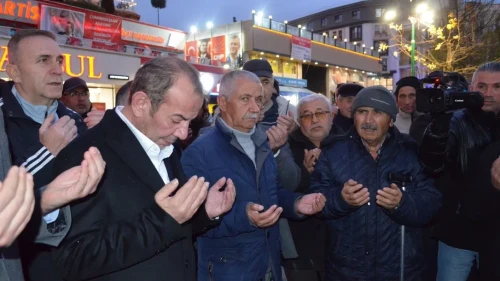 Bolu Belediye Başkanı Tanju Özcan umre yolculuğuna dualarla uğurlandı