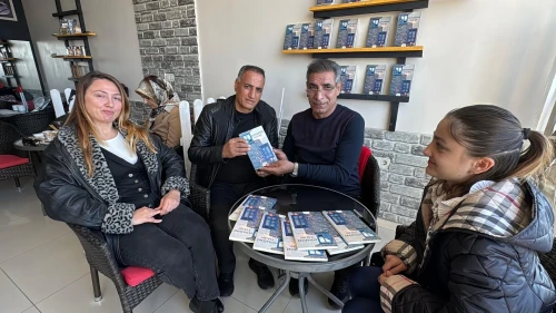 Bodrum'da emekli polis memuru Zekeriya İlhan'ın şiir kitabı imza gününe yoğun ilgi