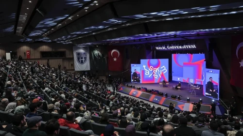 Selçuk Bayraktar ve Sümeyye Erdoğan Bayraktar KÜME'nin tasarım etkinliğinde konuştu