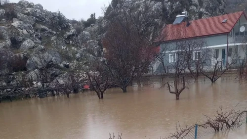 Derebucak’ta yağışlar nedeniyle araziler sular altında kaldı