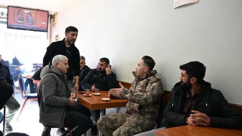 Ağrı Emniyet Müdürü Önder esnaf ve vatandaşlarla bir araya geldi