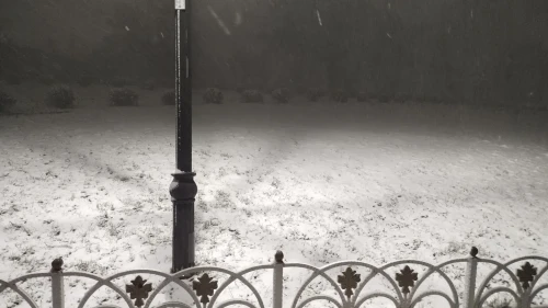 İstanbul Anadolu Yakası'nda kar yağışı etkisini artırdı