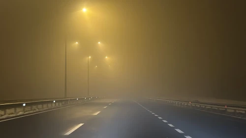 Düzce’de yoğun sis nedeniyle görüş mesafesi 10 metreye düştü