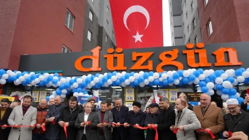 Erzurum'da Düzgün Marketler zinciri 25’nci şubesini törenle açtı