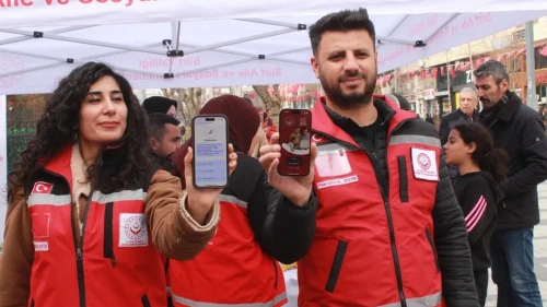 Siirt'te 'ilk öğretmenim ailem' ve 'çocuklar güvende' siteleri vatandaşlara anlatıldı