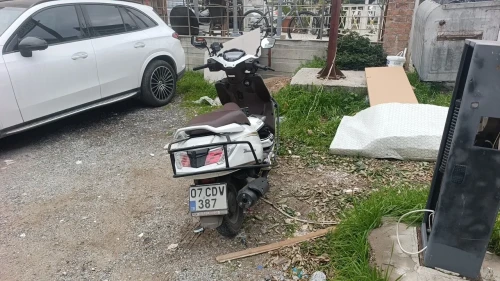 Manavgat'ta motosiklet devrildi, sürücüsü hastaneye kaldırıldı