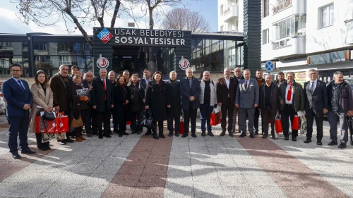 Uşak Belediye Başkanı Özkan Yalım gazetecilerle bir araya geldi