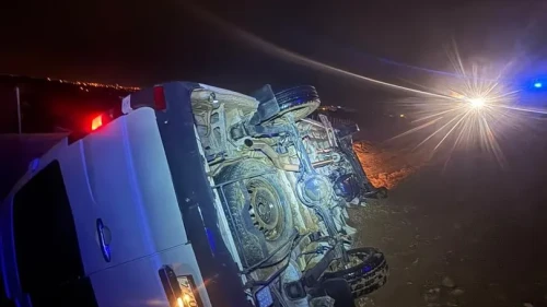 Erdemli'de işçi servis minibüsü uçuruma yuvarlandı, 13 kişi yaralandı