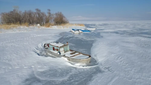 Bitlis'te tüm göller buz tuttu