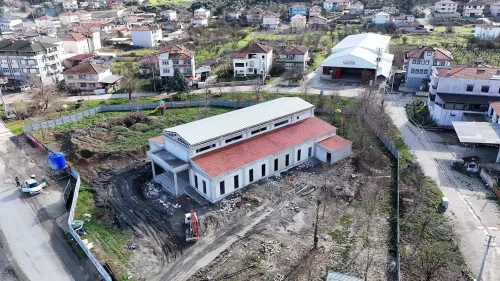 Pamukova'da binlerce kişiyi buluşturacak sosyal tesis projesinde yüzde 60 aşımı