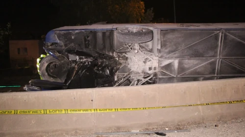 Adana’da yolcu otobüsünün devrilmesi sonucu 8 kişi yaralandı