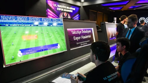 yakutiye belediyesi espor akademisi FIFA26 turnuvasına gençlerden büyük ilgi