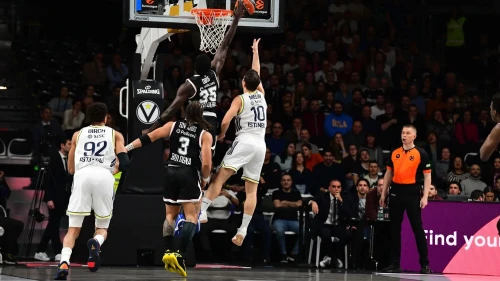 İstanbul'da Fenerbahçe Beko Euroleague'de Virtus Bologna'yı 85-80 mağlup etti