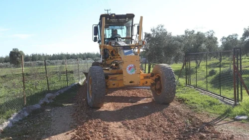 Kepez Belediyesi Kirişçiler Mahallesi’nde yeni yolların açım ve düzenleme çalışmalarını sürdürüyor