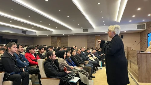 Biruni Üniversitesi, Bilim Kafe etkinlikleriyle 6 ilde gençlerle buluştu