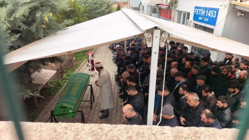 Bursa'nın İnegöl ilçesinde devrilen tırın altında kalan sürücü toprağa verildi