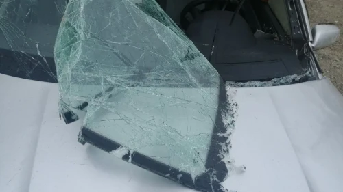 Isparta’nın Yalvaç ilçesinde otomobilin şarampole yuvarlandığı kazada 1 kişi öldü 3 kişi yaralandı