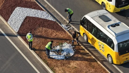Acarlar-Şehir Hastanesi yolunda peyzaj düzenlemesi yapılıyor