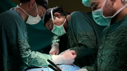 Tatvan’da omurga ve skolyoz ameliyatları başarıyla yapıldı