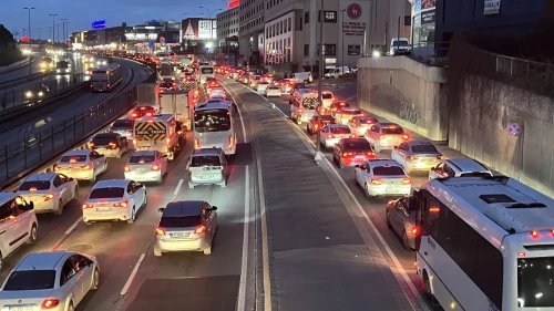 İstanbul'da trafik yoğunluğu yüzde 83'e ulaştı